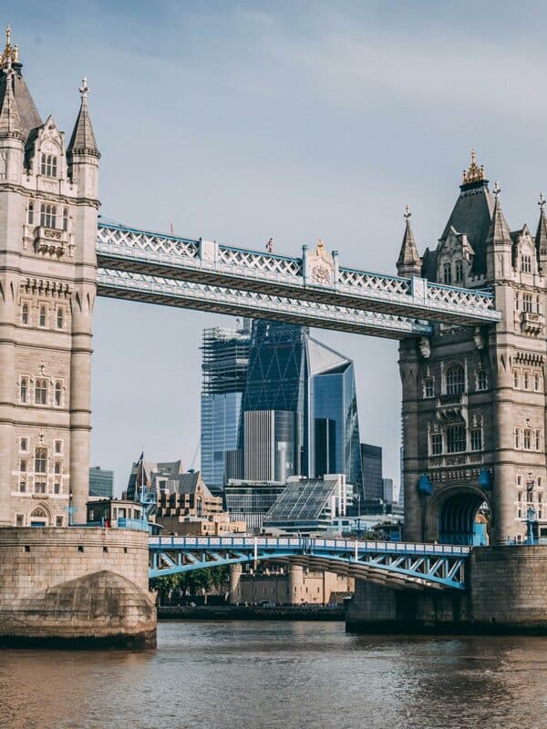 Pütra turistična agencija - London Tower Bridge